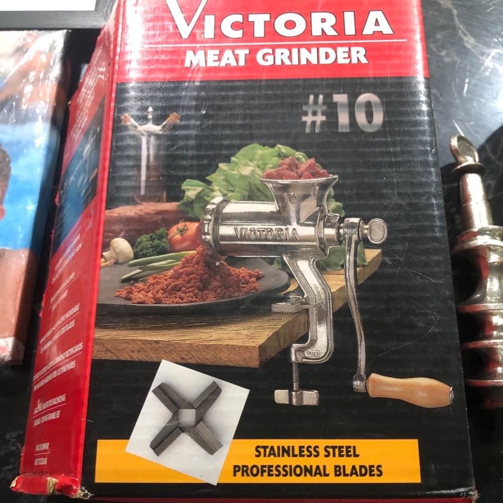 Victoria Traditional Meat Grinder